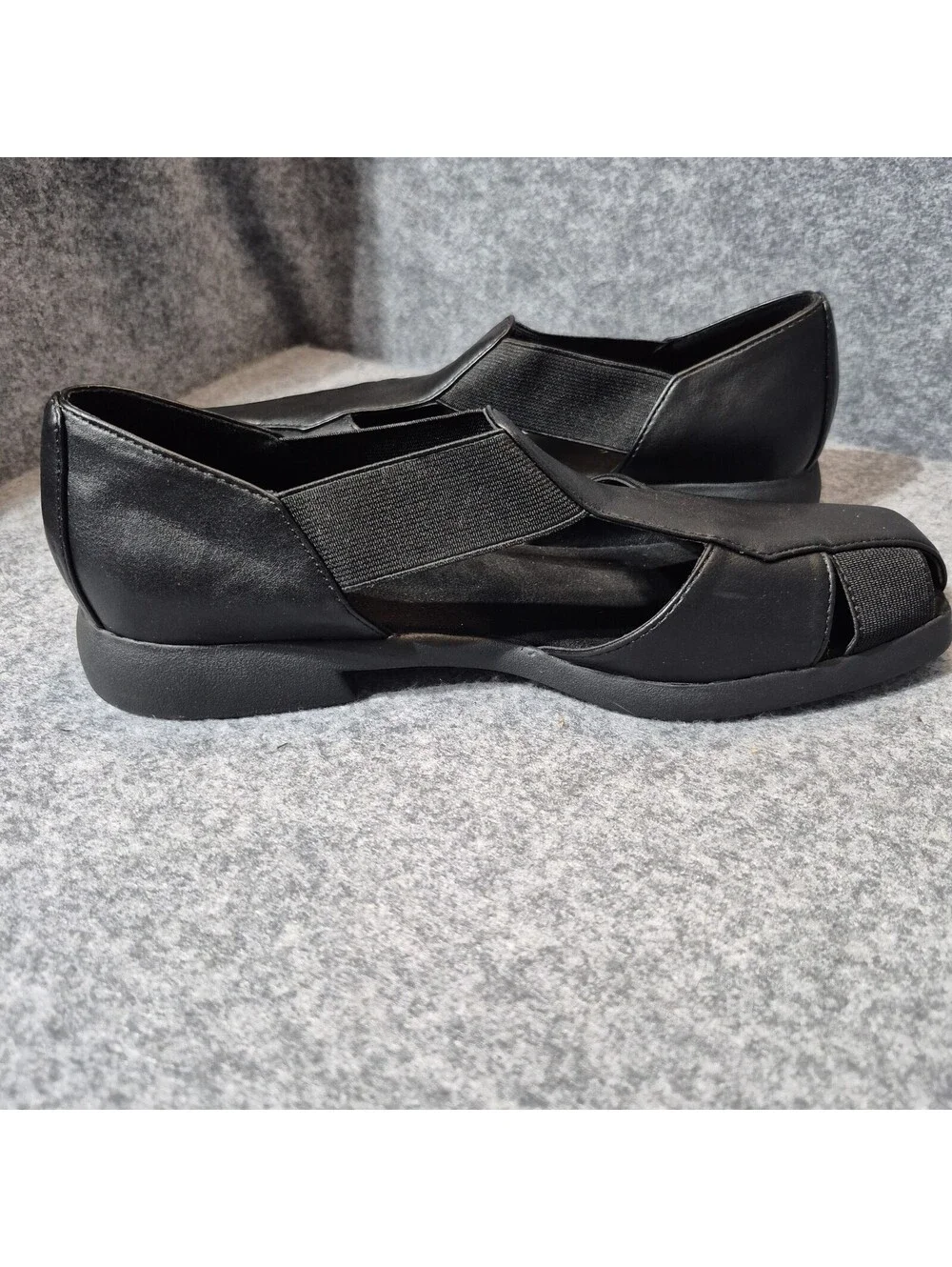 Aerosoles Closed Toe Black Sandals Size 7.5